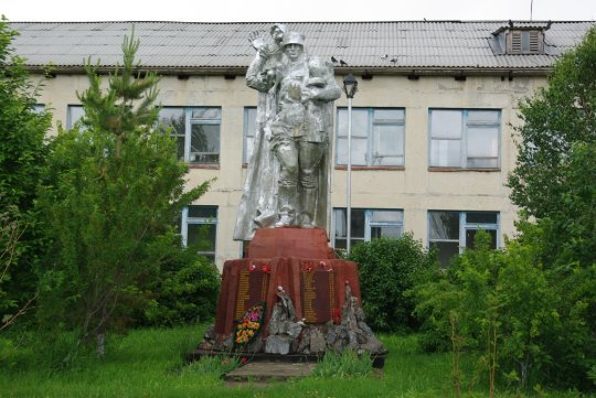 ПАМЯТНИК_МАЮРОВО.JPG