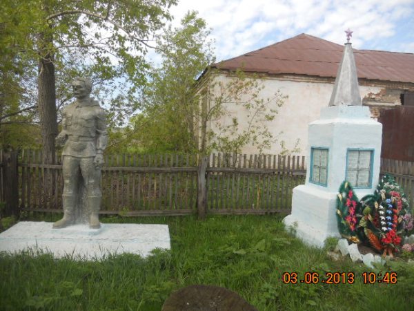 ПАМЯТНИК_ЛУШНИКИ.JPG