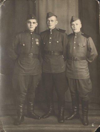 gorbunov alexsandr nikolaevich s tovarishami.jpg