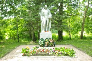 ПАМЯТНИК-КЛЮЧИКИ.JPG